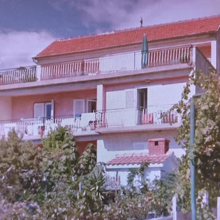 Apartman Janice L Pakoštane